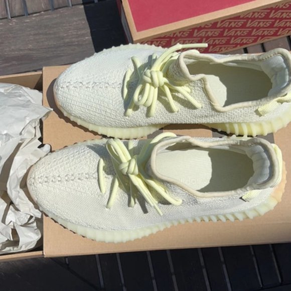 Yeezy 350 main image 3